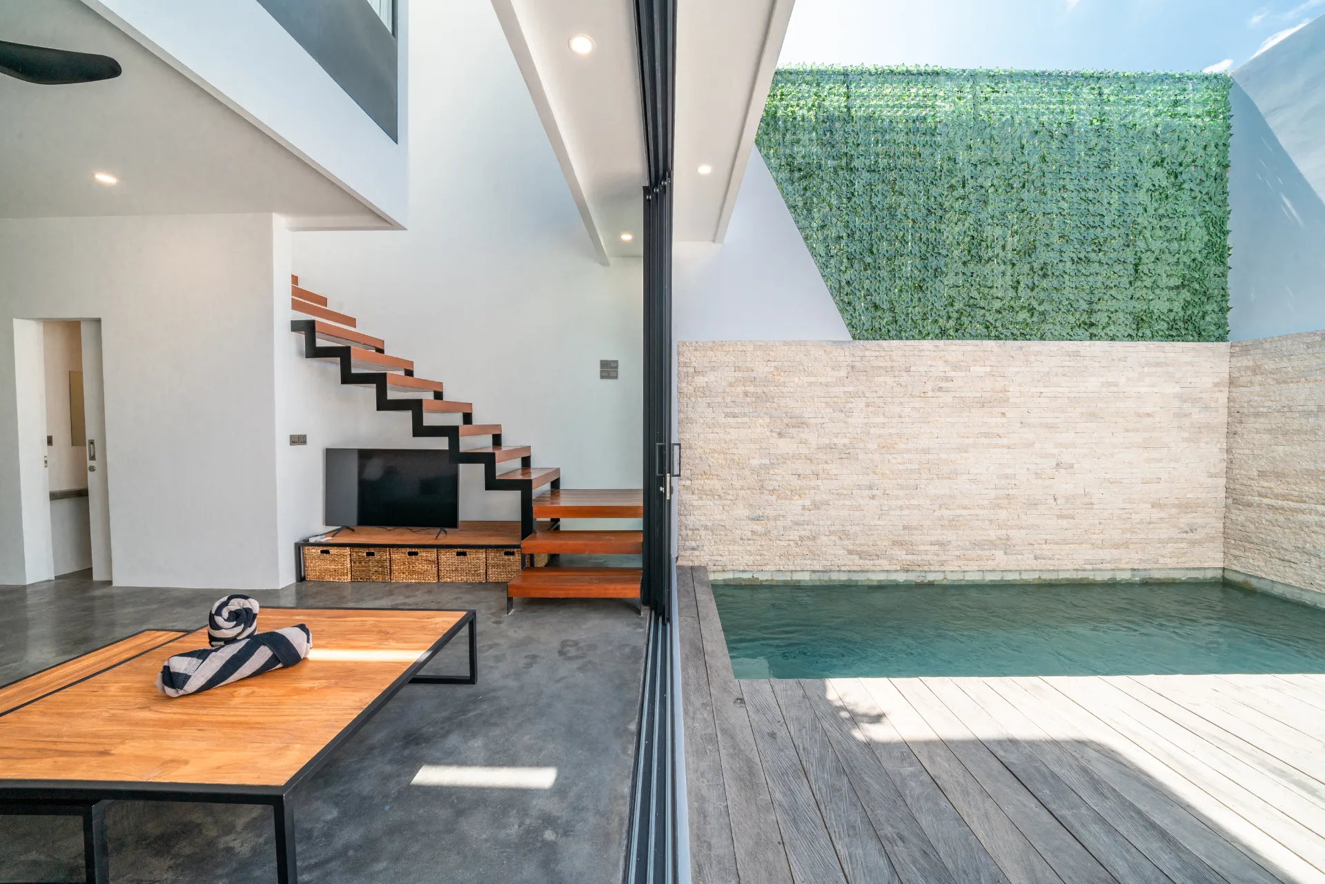Loft Ludo : Superb 1BR luxury loft in Great Location, 1-bed villa for rent in Canggu – photo 3 of 15