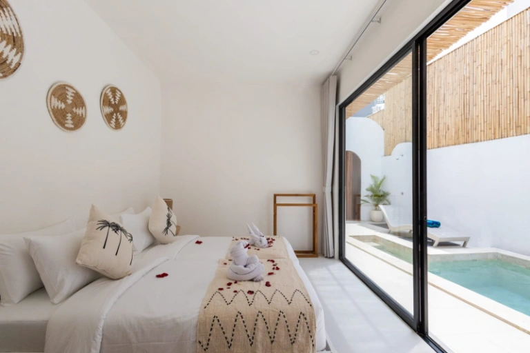 Brand New Modern 2 Bedroom Villa in Prime Berawa, 2-bed villa for rent in Canggu – photo 5 of 15