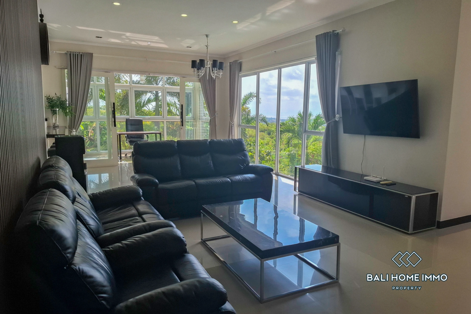 Spacious 4 Bedrooms Ocean View Villa for Rent & Sale in Ungasan, 4-bed villa for rent in Uluwatu – photo 5 of 15
