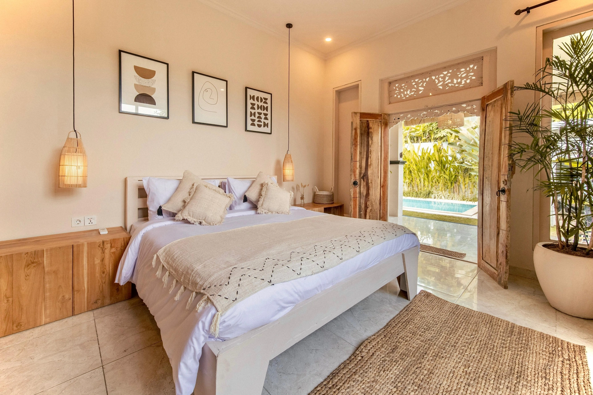 2 Bedroom Villa with a Big Garden for Yearly Rental in North Canggu, 2-bed villa for rent in Canggu – photo 5 of 11