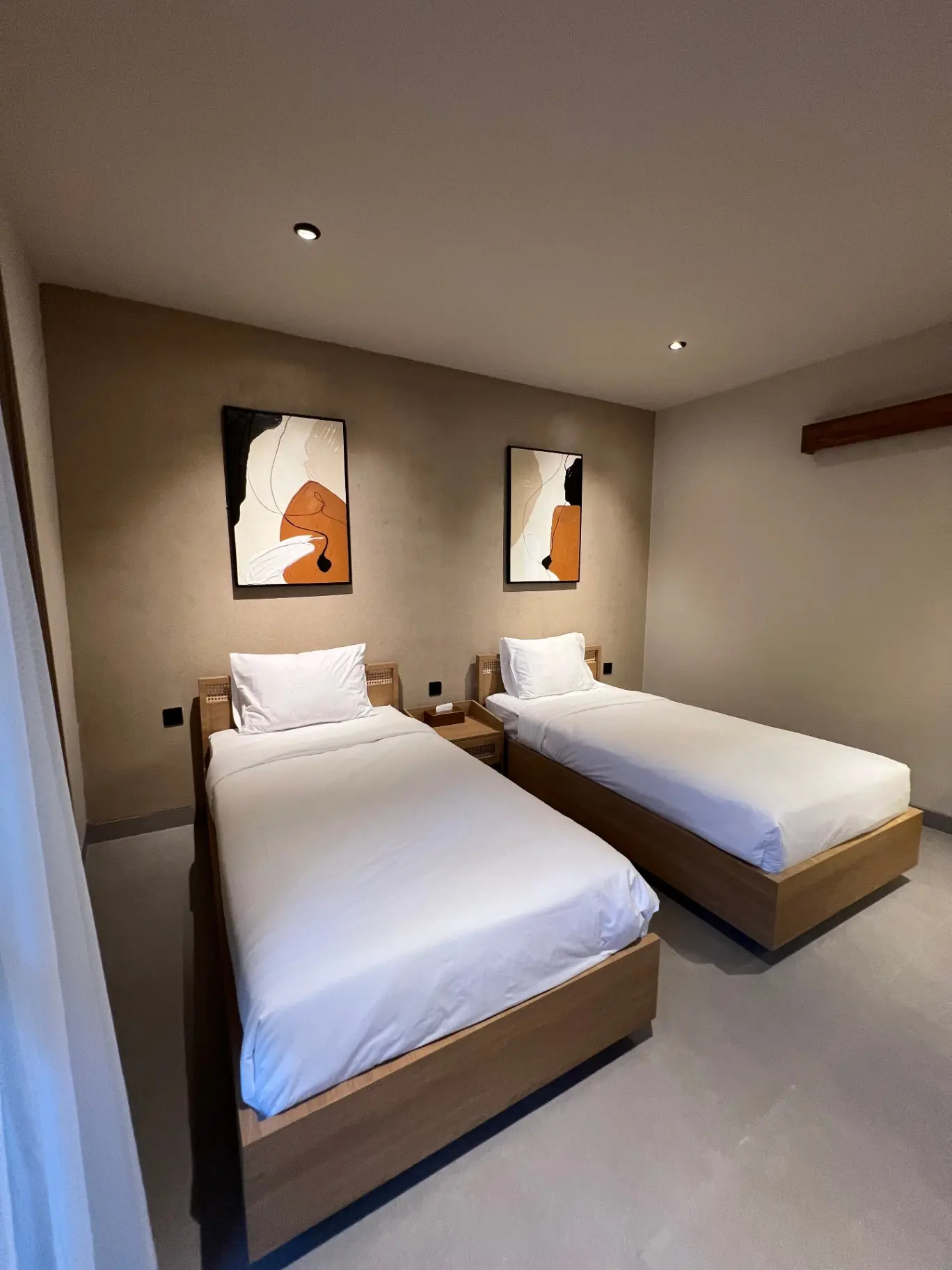 Refined 3BR Villa w/ Jacuzzi and Sunset Views, 3-bed villa for rent in Canggu – photo 8 of 13