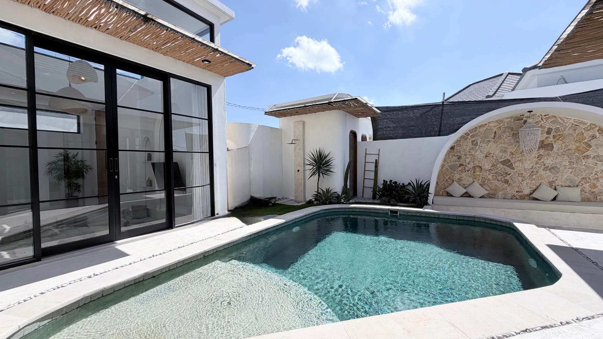 Spacious 3-bedroom Villa in the Heart of Canggu, 3-bed villa for rent in Canggu – photo 6 of 15
