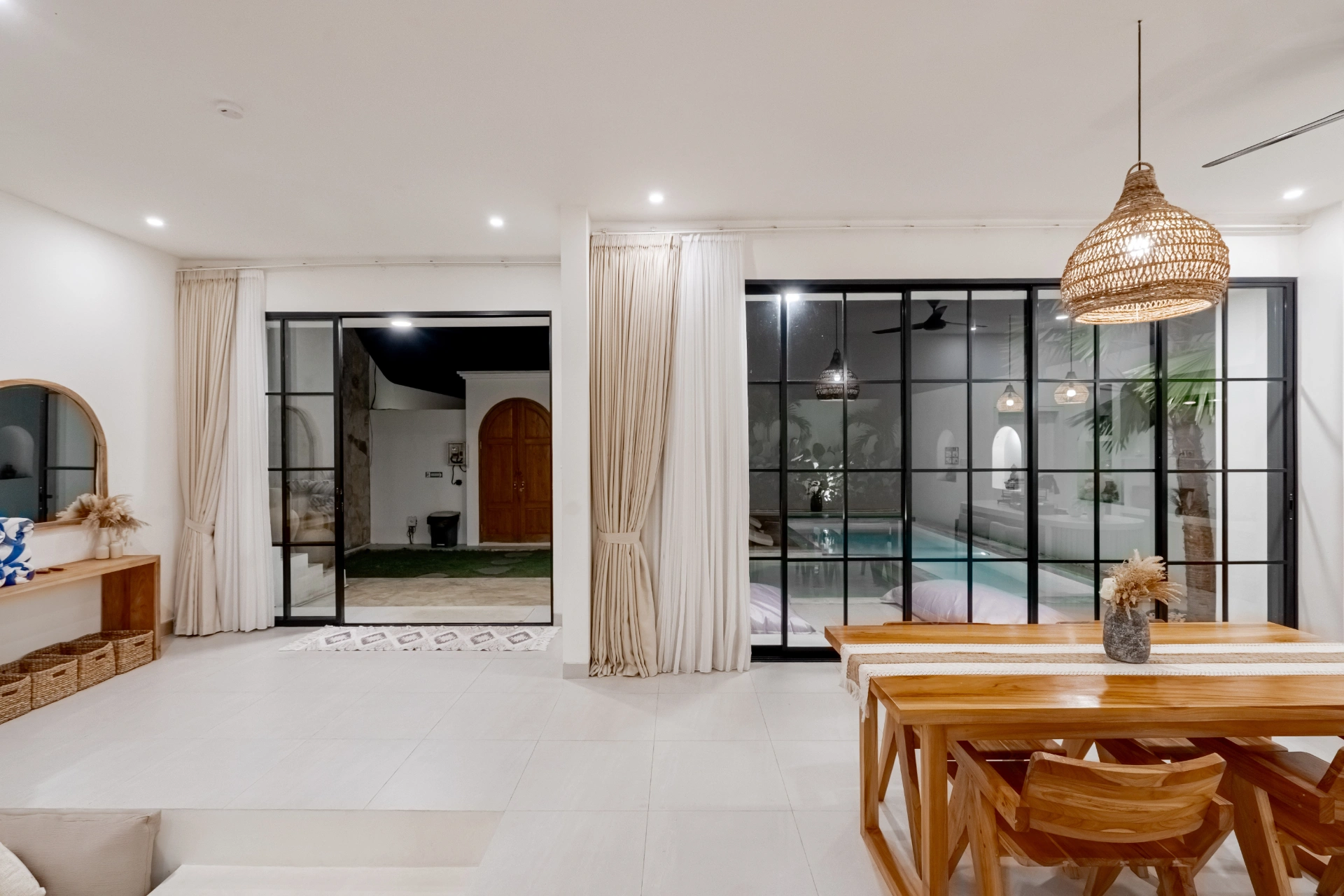 Casa Fiori - Paddies and Ocean View Villa, Kedungu, 3-bed villa for rent in Tabanan – photo 12 of 15