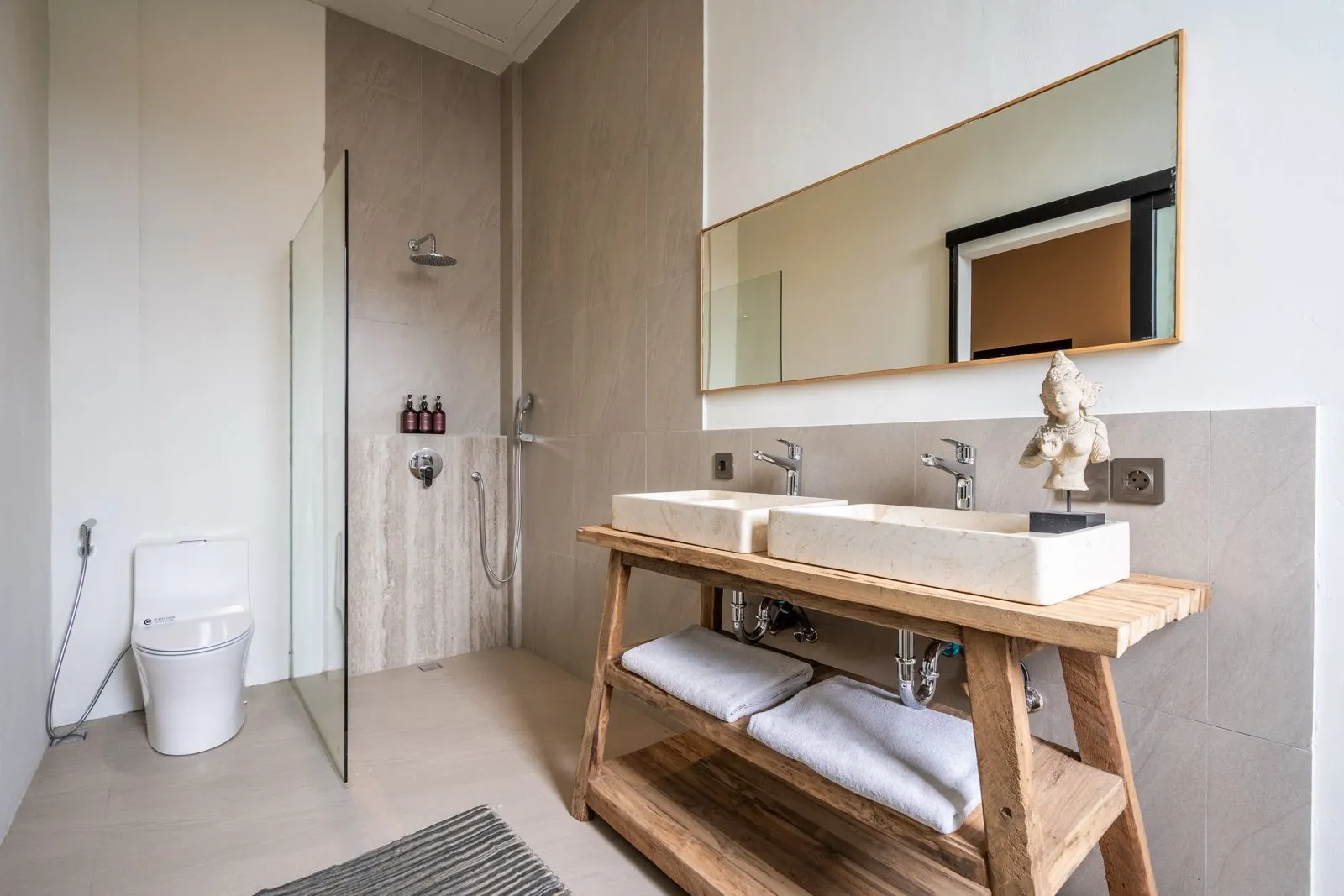 NEW 2-Bedroom Villa in Berawa, 2-bed villa for rent in Canggu – photo 4 of 15