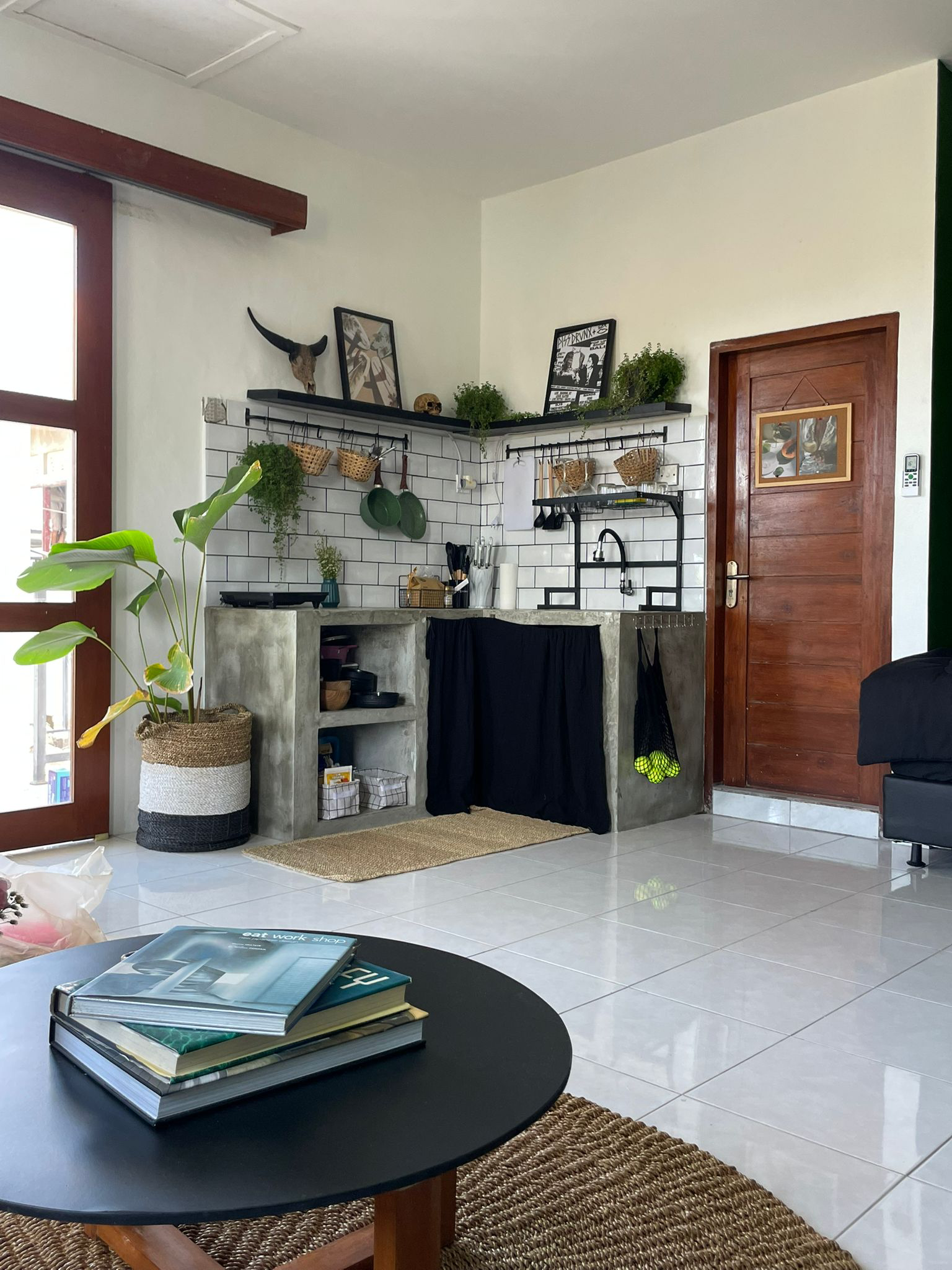 Studio Apartment for Monthly & Yearly Rental in Batu Bolong, Bali, 1-bed villa for rent in Canggu – photo 5 of 8