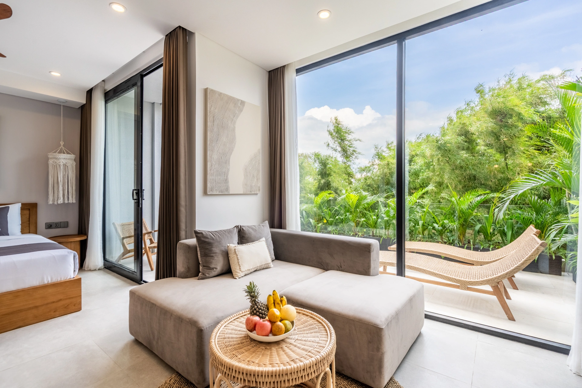 Sunny Muse Balcony - 1 Bedroom Suite with Terrace, 1-bed villa for rent in Canggu – photo 9 of 15
