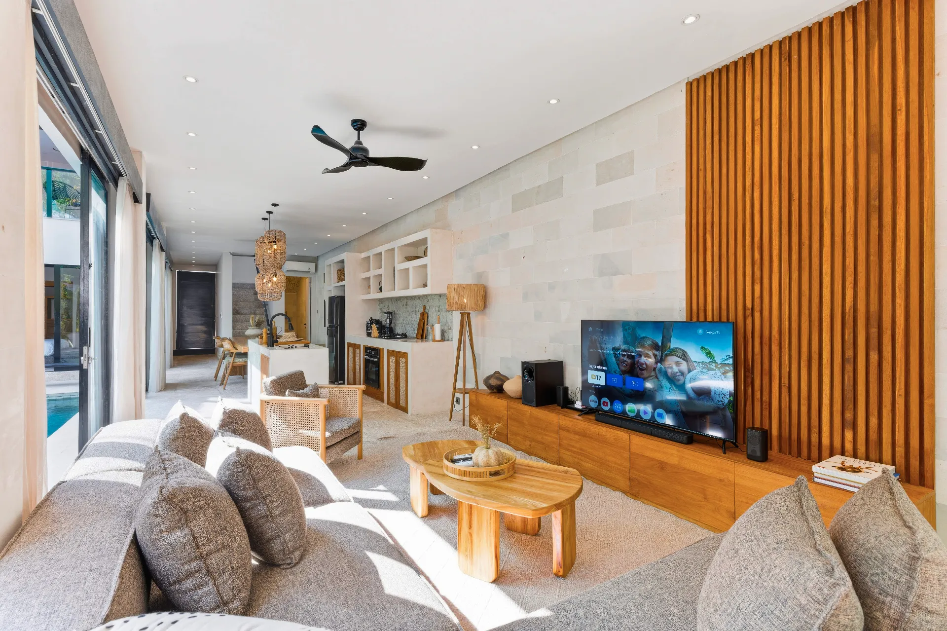 Luxury Villa in Berawa Beach 3BR - Villa Bellavera, 3-bed villa for rent in Canggu – photo 10 of 15