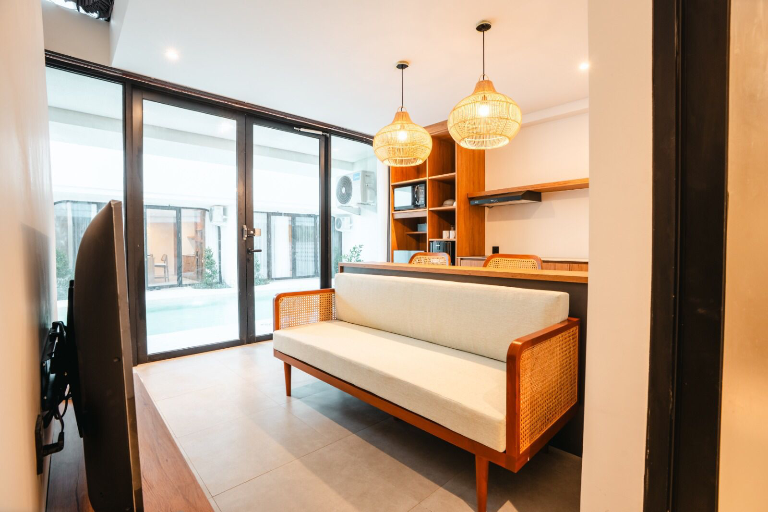 Live in the Heart of Canggu — Modern 1BR Loft Villa in Pererenan, 1-bed villa for rent in Pererenan – photo 4 of 15