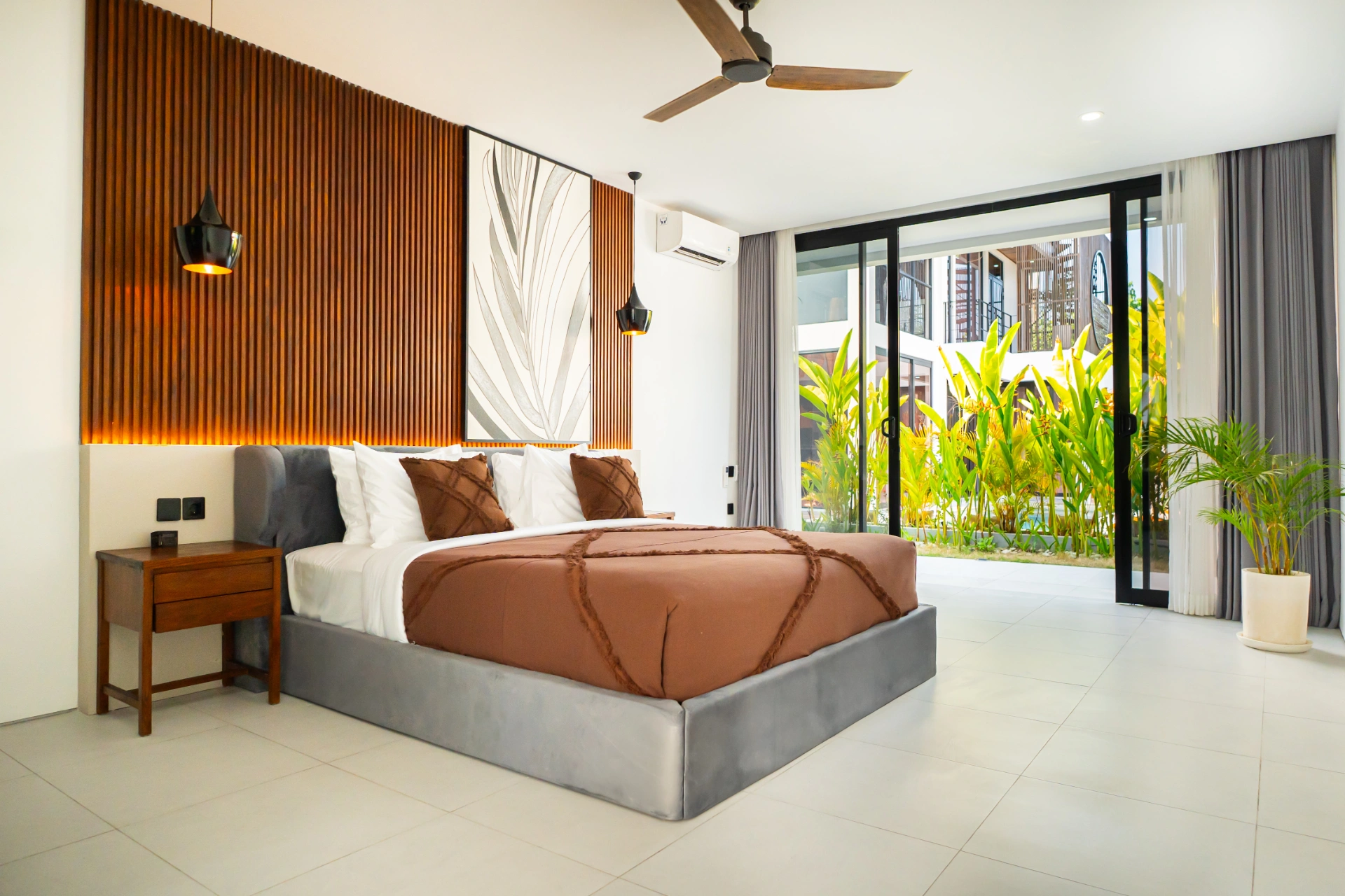 NEW 5 BEDROOMS Baliwood II Pererenan / 2mins to beach / rooftop with ocean view!, 5-bed villa for rent in Pererenan – photo 13 of 15