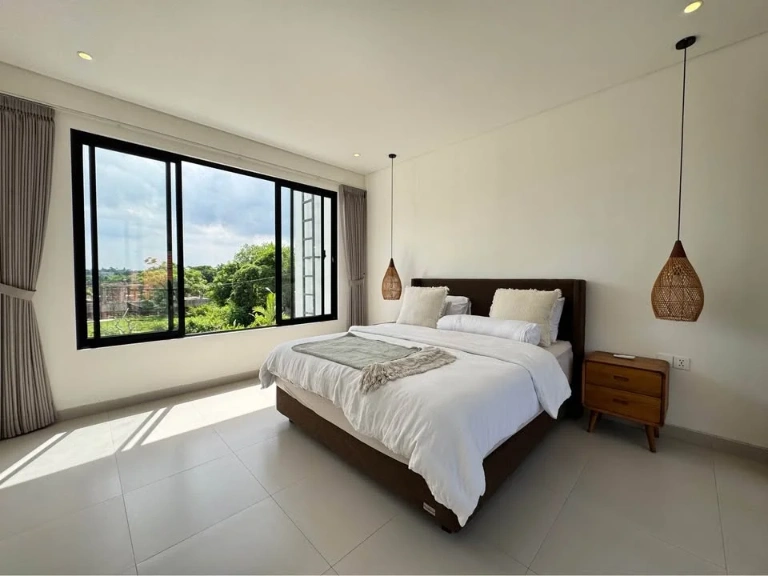 3 Bedroom Modern Villa Full Furnished for Yearly Rent in Pantai Pererenan, 3-bed villa for rent in Pererenan – photo 3 of 12