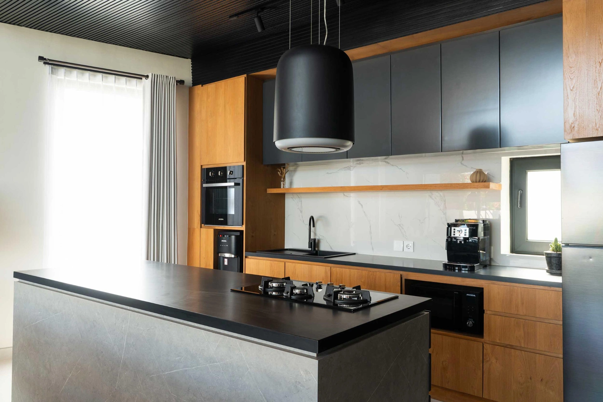 Makia Penthouse : Modern Luxury 1BD Loft Canggu, 1-bed villa for rent in Canggu – photo 11 of 15