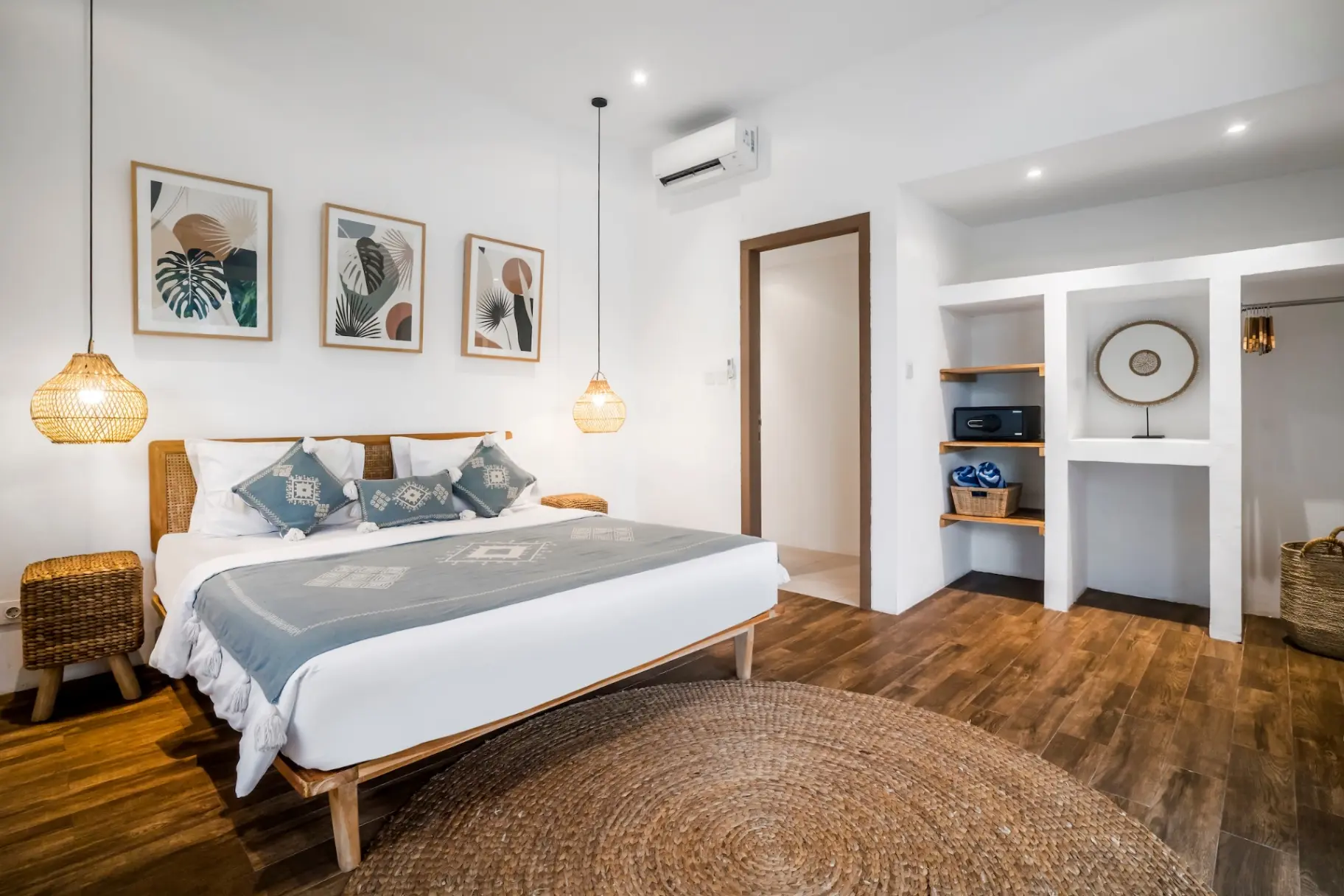 Villa Moju - Chic 3BR Architectural Sanctuary in Bumbak, Canggu, 3-bed villa for rent in Canggu – photo 13 of 15
