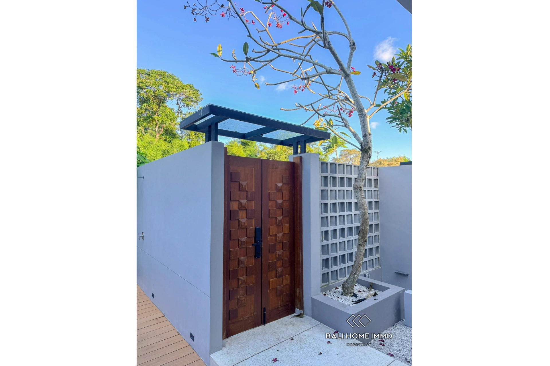 Cozy 2 Bedrooms Villa for Rent & Sale in Jimbaran, 2-bed villa for rent in Uluwatu – photo 2 of 8