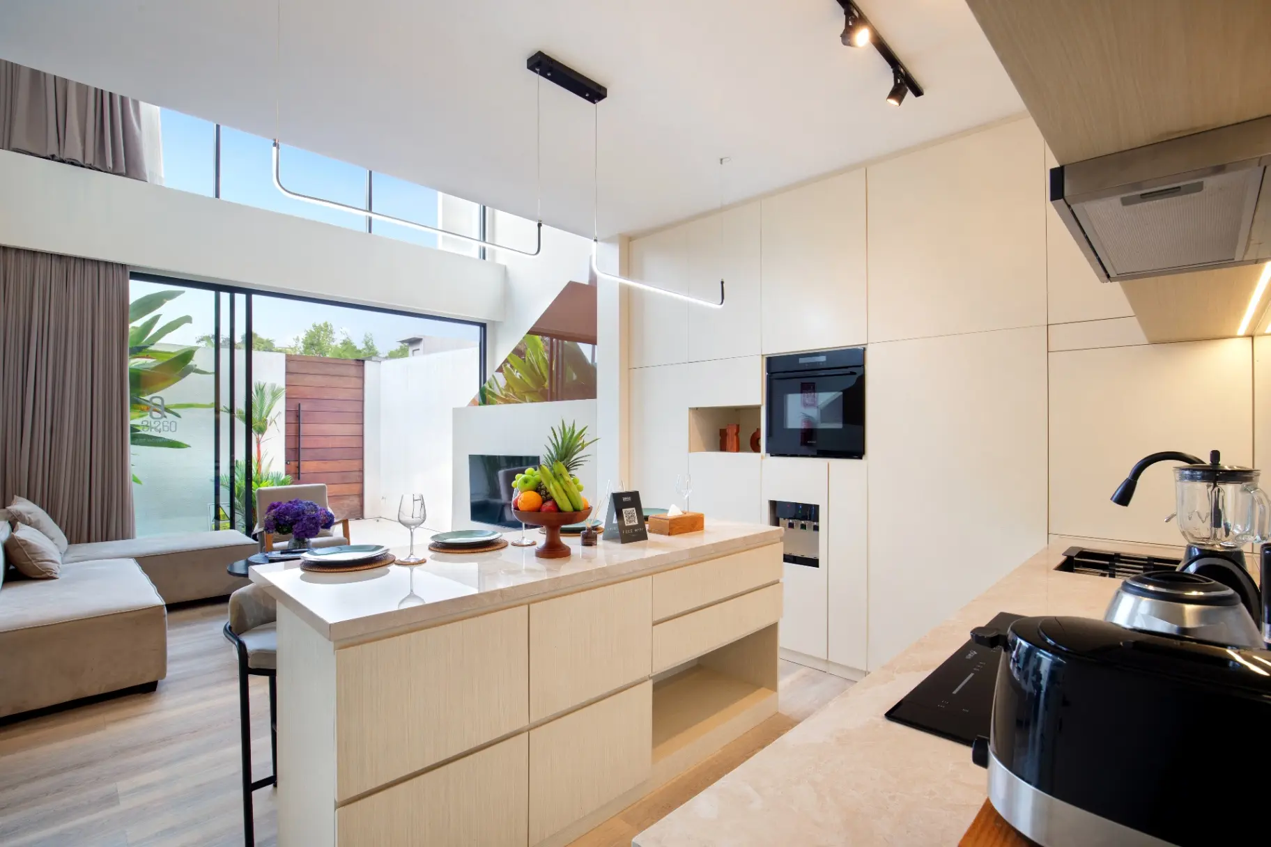 Modern 2BR Oasis Smart Villa Berawa +pool +working space area!, 2-bed villa for rent in Canggu – photo 6 of 15