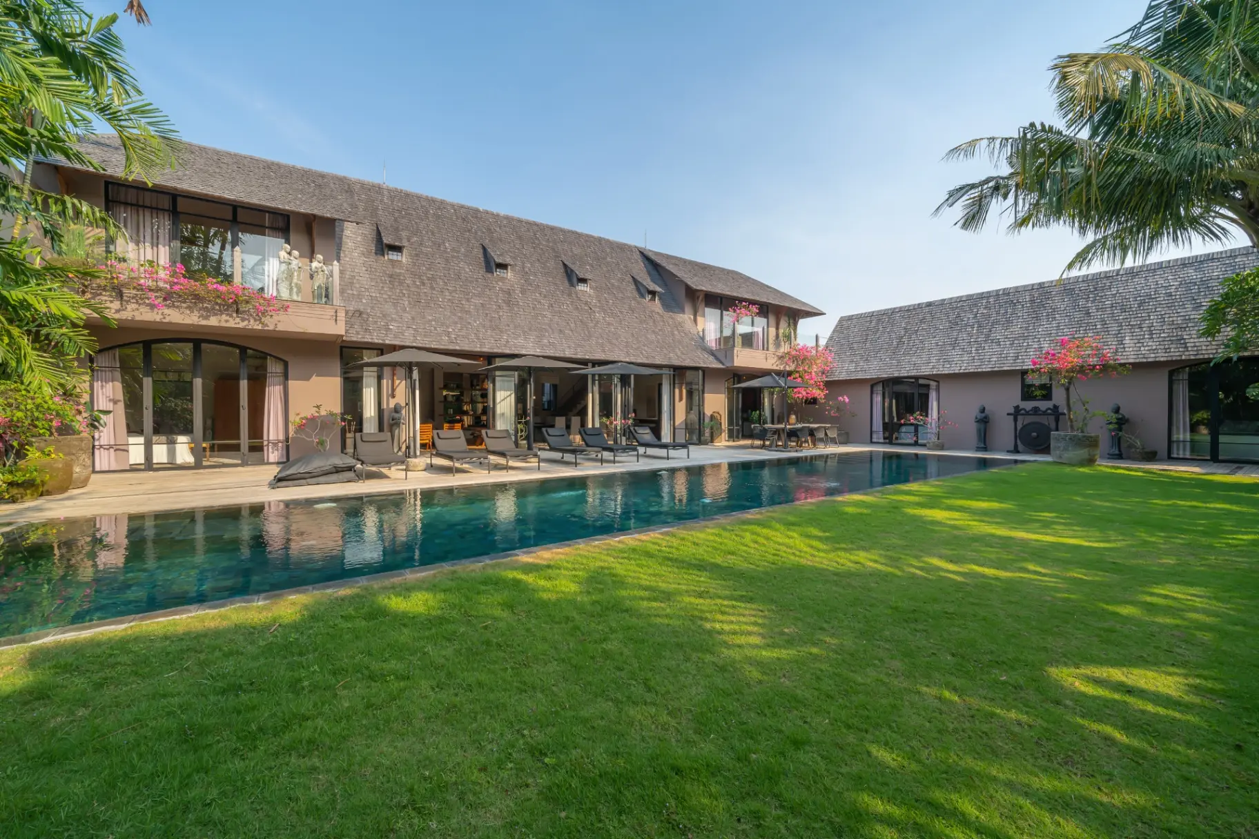 Villa Nehal - Luxury 5BR Villa with 20m Pool and Huge Garden, 5-bed villa for rent in Canggu – photo 9 of 15