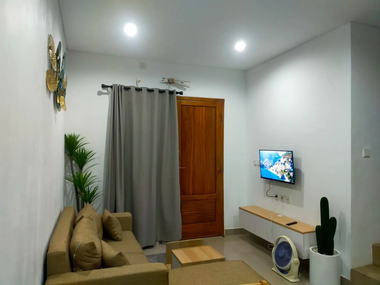 House For Rent at Denpasar, Near Sunset Road, Kerobokan, Seminyak Cozy, calm area, rice field views and no construction nearby, 2-bed villa for rent in Seminyak – photo 6 of 11