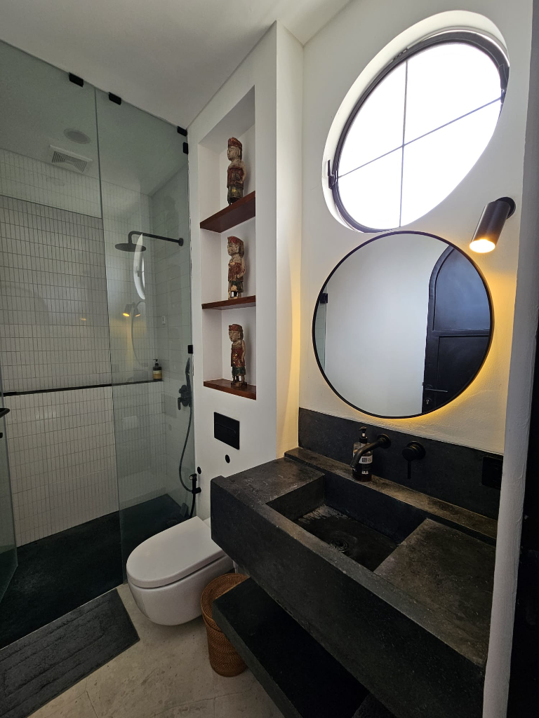 Rental Villa 4-Bedrooms Monthly & Yearly Close to Batu Bolong Beach, Bali, 4-bed villa for rent in Canggu – photo 12 of 15