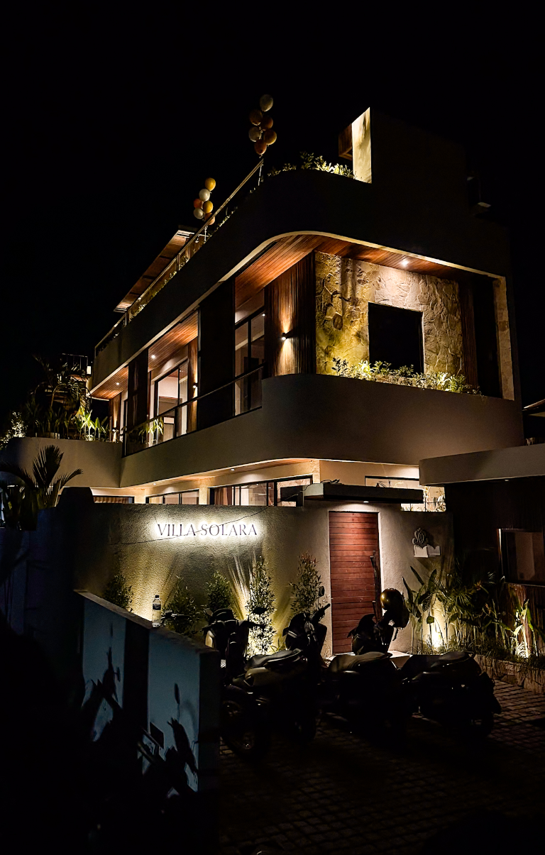 Villa Solara - 3BR in the Heart of Canggu w/ Rooftop Bar, 3-bed villa for rent in Canggu – photo 3 of 15
