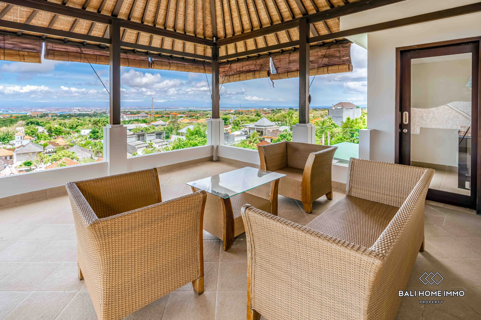 Stunning Ocean View 5 Bedrooms Villa for Rent & Sale in Ungasan, 5-bed villa for rent in Uluwatu – photo 2 of 14