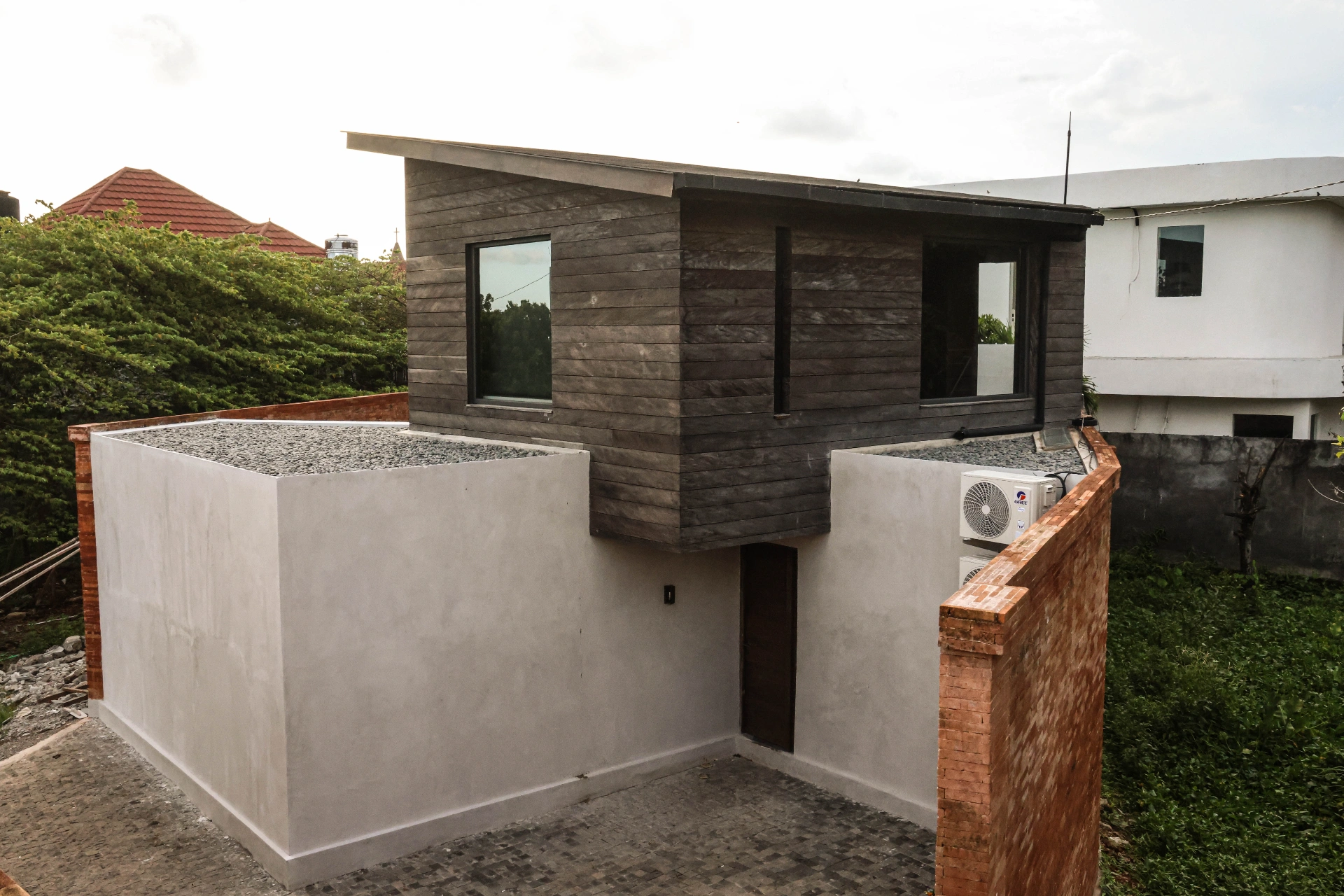 Villa Forma - Luxurious Brand New 2 Bedroom Industrial Villa in Canggu, 2-bed villa for rent in Canggu – photo 2 of 15