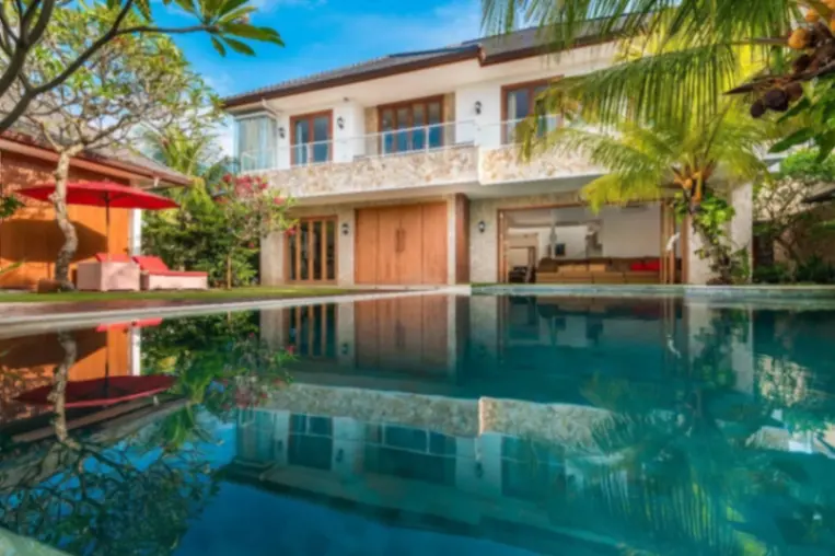7 Bedrooms Villa in Kerobokan for Yearly Rent, 7-bed villa for rent in Seminyak – photo 6 of 12