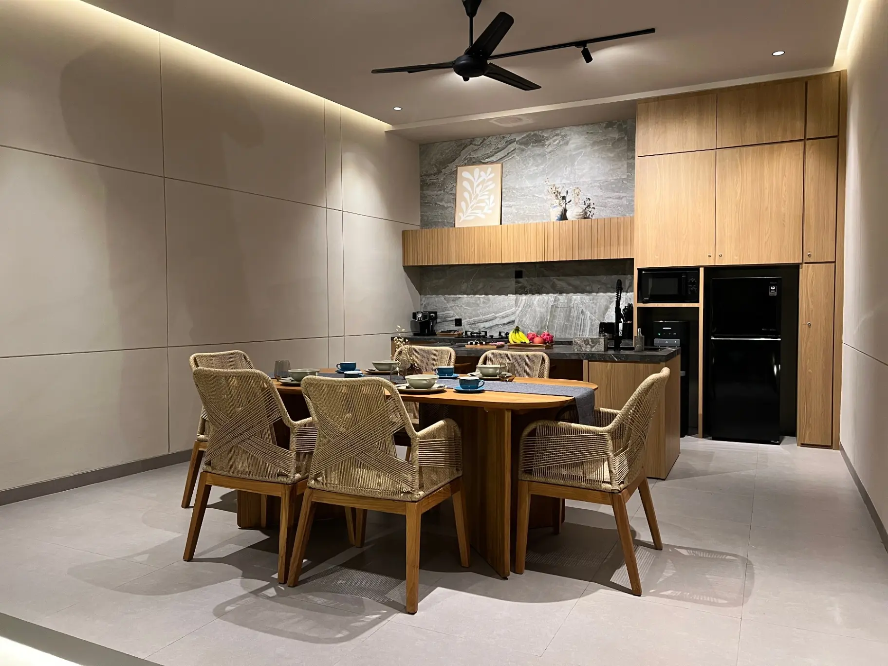 Refined 3BR Villa w/ Jacuzzi and Sunset Views, 3-bed villa for rent in Canggu – photo 5 of 13