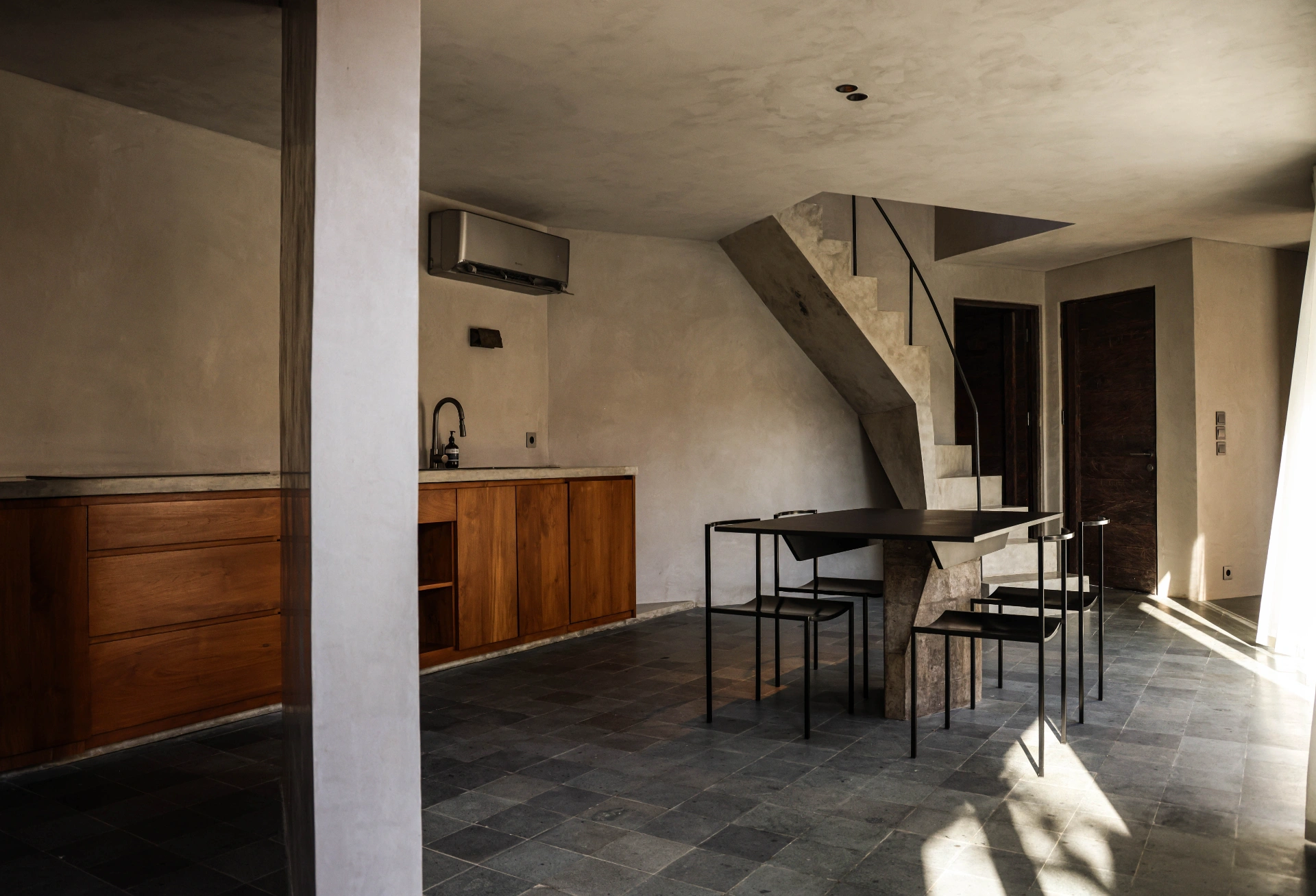 Villa Forma - Luxurious Brand New 2 Bedroom Industrial Villa in Canggu, 2-bed villa for rent in Canggu – photo 4 of 15