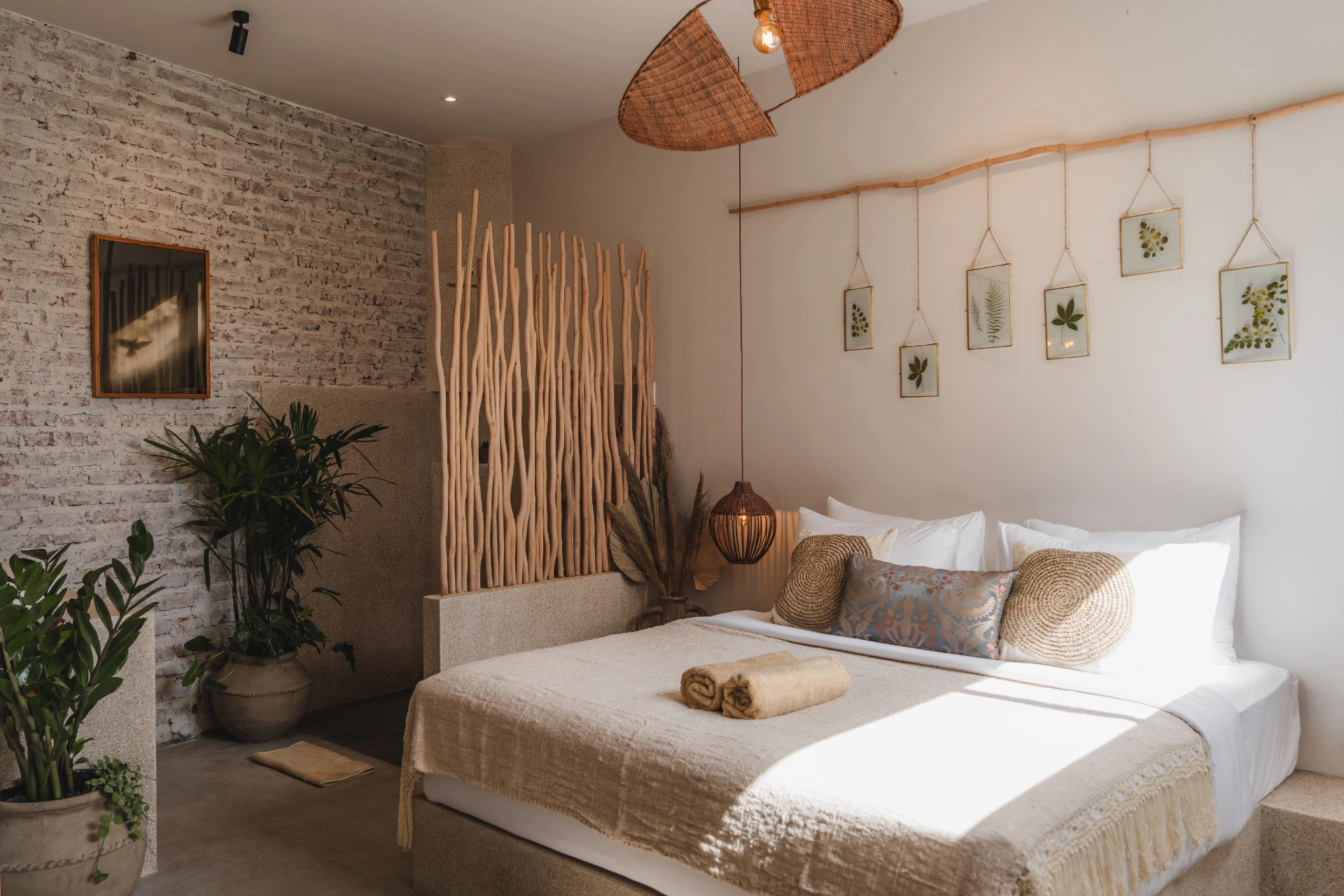 Modern Tropical Villa Retreat in the Heart of Berawa | Singgah Layang, 2-bed villa for rent in Canggu – photo 10 of 15