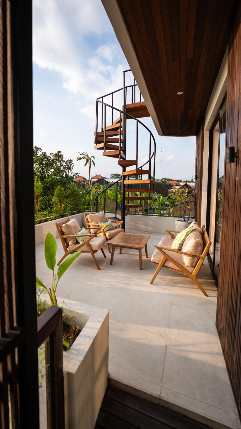 Villa Solara - 3BR in the Heart of Canggu w/ Rooftop Bar, 3-bed villa for rent in Canggu – photo 12 of 15