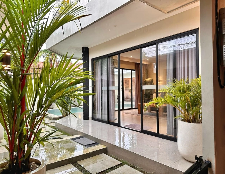 Modern 2BR Villa for Rent at Kerobokan, 2-bed villa for rent in Canggu – photo 12 of 13