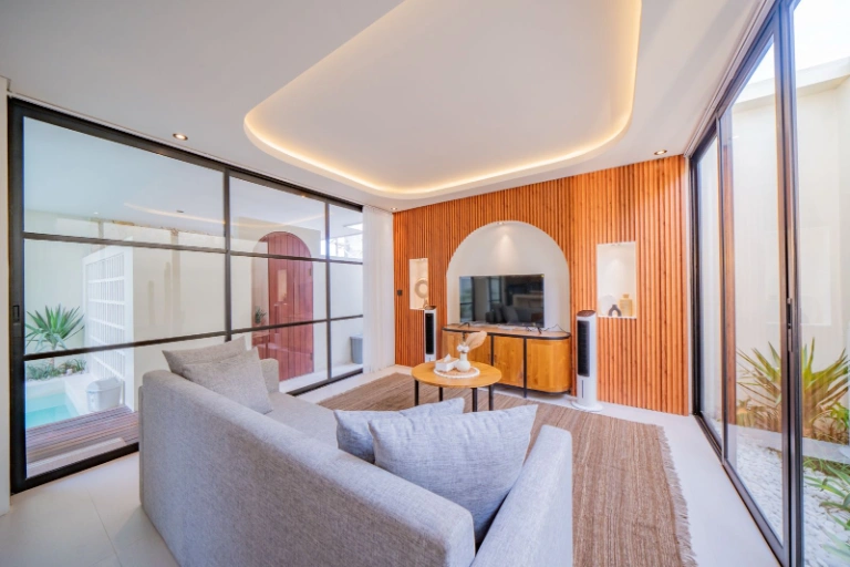 *2BR +1 , Villas in Seminyak with a Rooftop Cold Plunge*, 3-bed villa for rent in Seminyak – photo 3 of 15