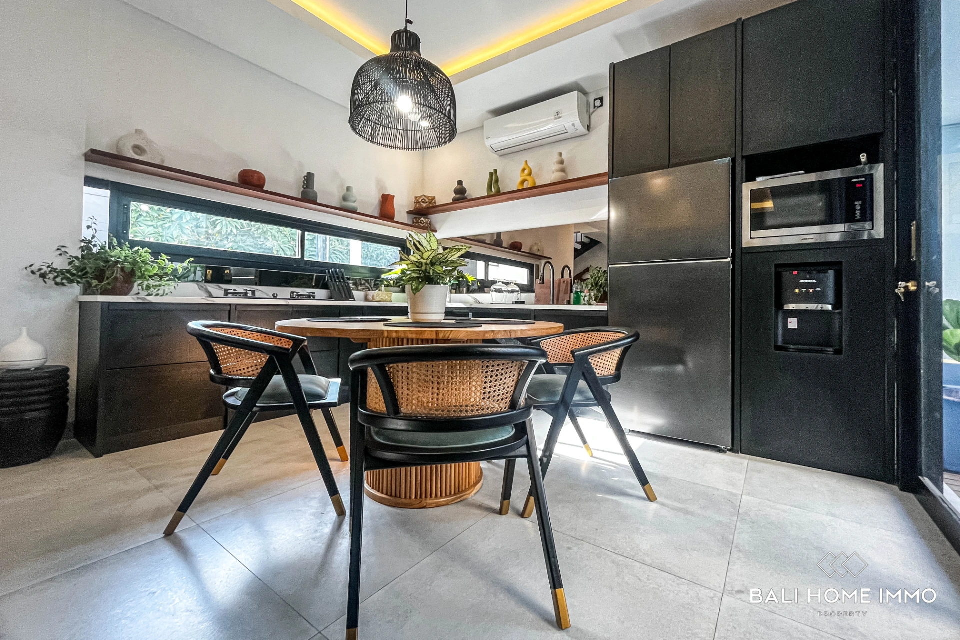 3 Bedrooms Villa for Sale and Rent in Jimbaran, 3-bed villa for rent in Uluwatu – photo 8 of 14
