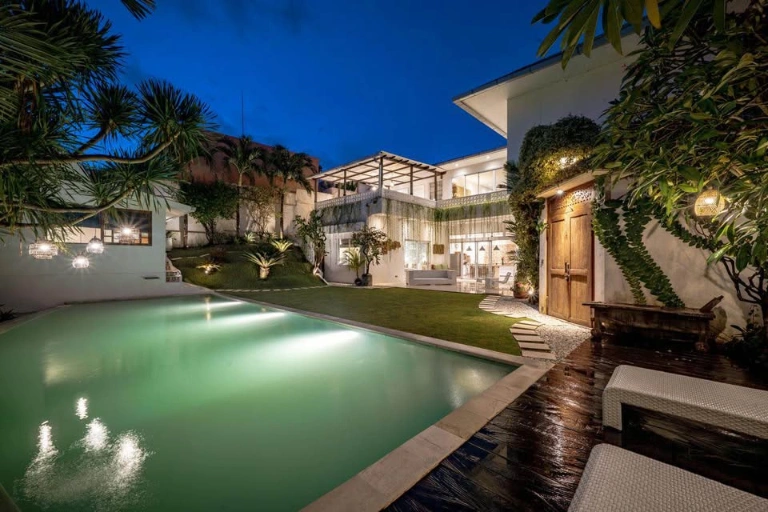 5BR Villa for Rent at Umalas, Bali, 5-bed villa for rent in Canggu – photo 3 of 15