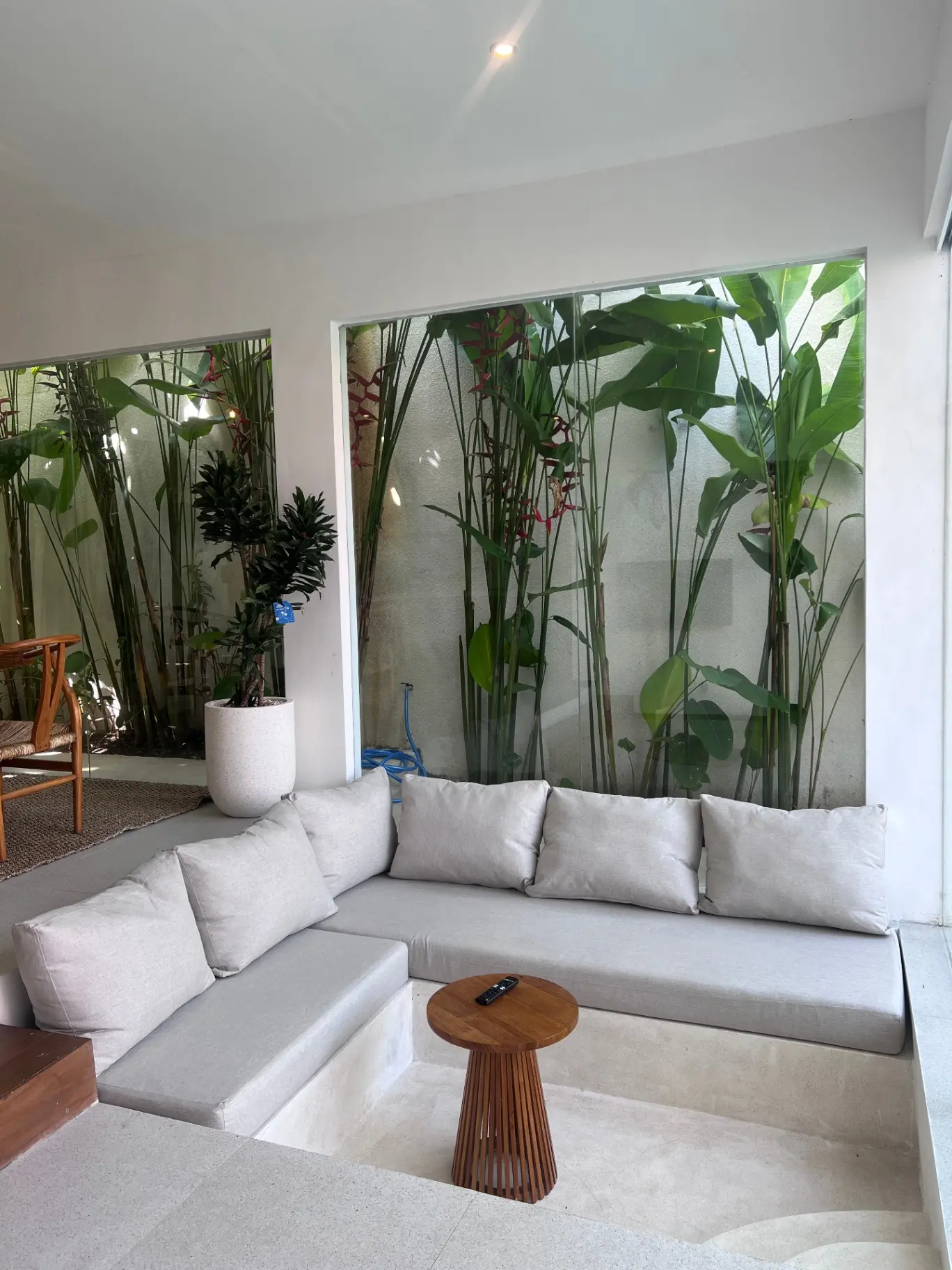 #1 Modern 1BR Villa with Private Rooftop & Pool, 1-bed villa for rent in Pererenan – photo 8 of 15