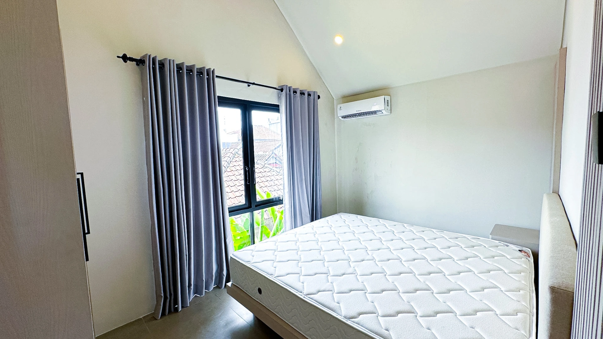 Two Bedroom Smart Townhouse, Berawa Location, 2-bed villa for rent in Canggu – photo 15 of 15