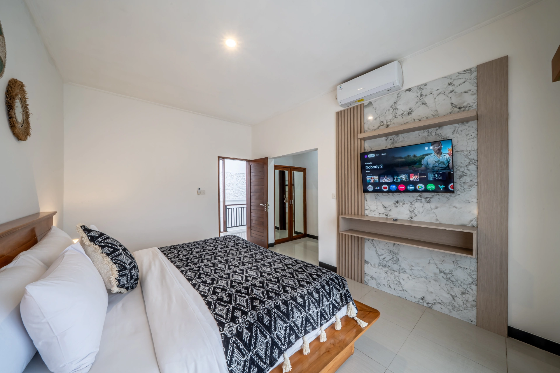 Villa Dewi - Contemporary 3 bedroom villa in peaceful area of Tumbak Bayuh, 3-bed villa for rent in Pererenan – photo 14 of 15