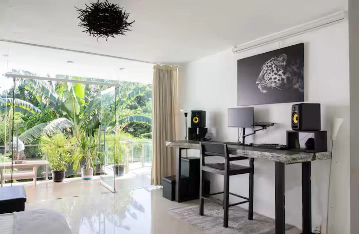 Villa For Rent 4 Bed In Pererenan,Badung Bali, 4-bed villa for rent in Pererenan – photo 2 of 15