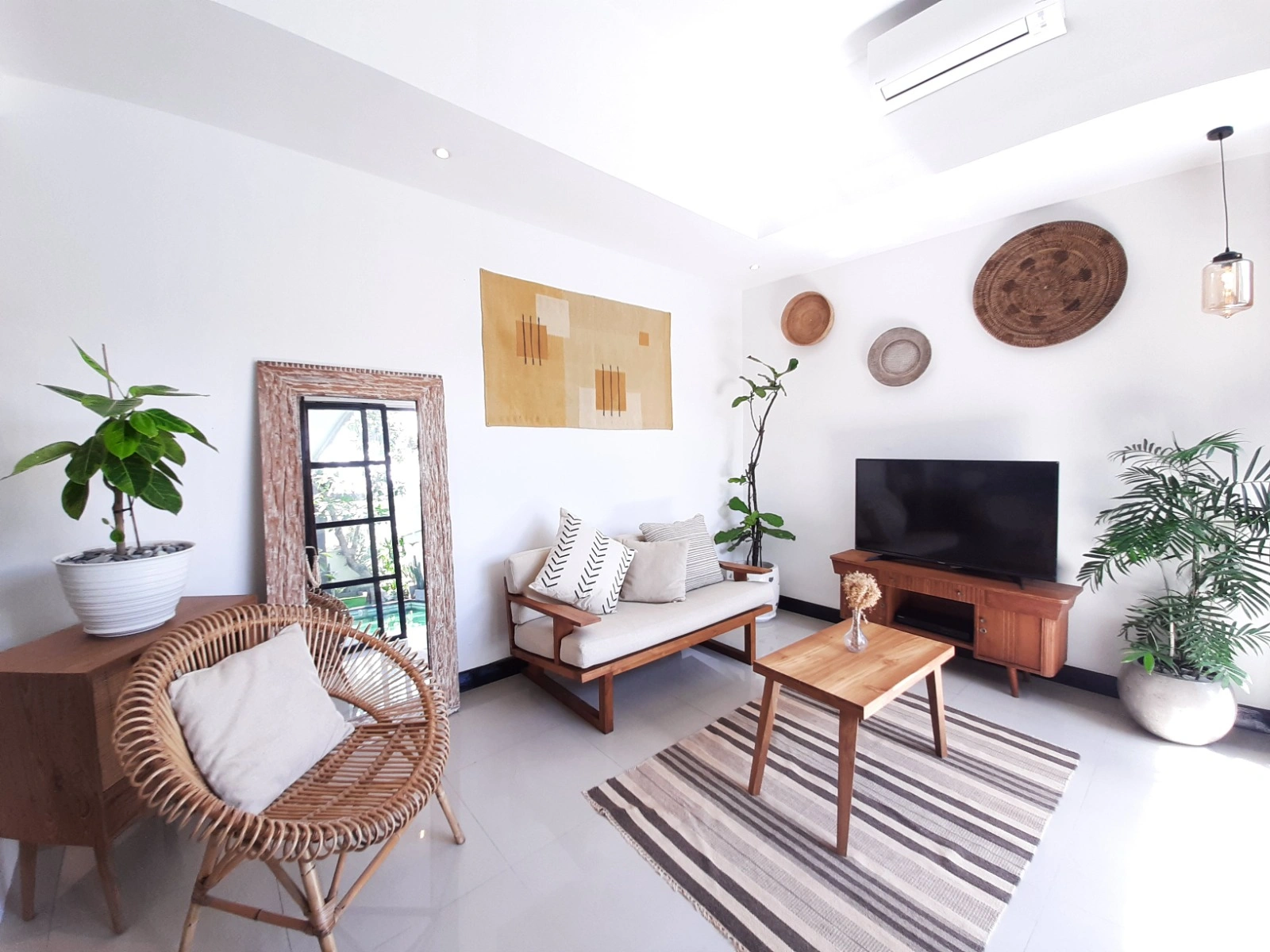 Tropical Homie Villa New Renovated in Seminyak, 2-bed villa for rent in Seminyak – photo 15 of 15