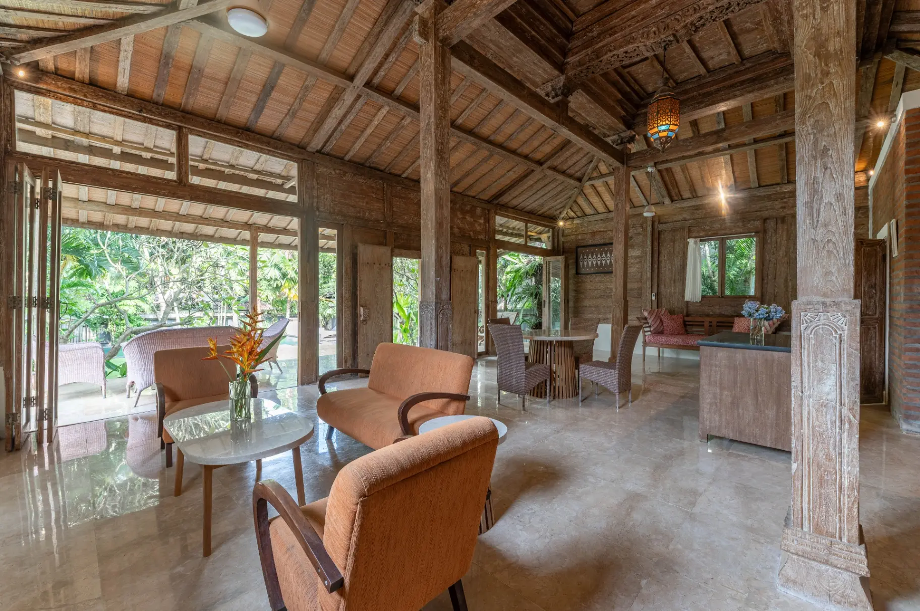 Villa Anne - Charming Joglo-Style Villa with Huge Garden in the Heart of Berawa, 2-bed villa for rent in Canggu – photo 15 of 15