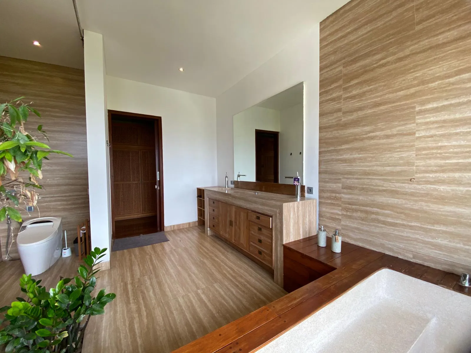 Villa Pertama - Huge 4 Bedroom Villa with Stunning Ocean View in Ungasan, 4-bed villa for rent in Uluwatu – photo 10 of 15