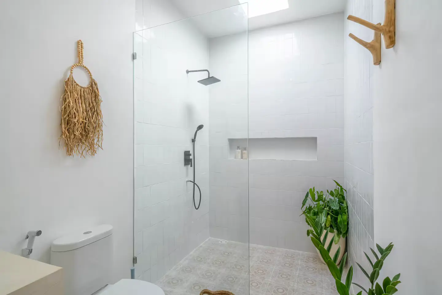 Balinese Modern Style Villa for Monthly Rent , Pererenan, 3-bed villa for rent in Pererenan – photo 12 of 15