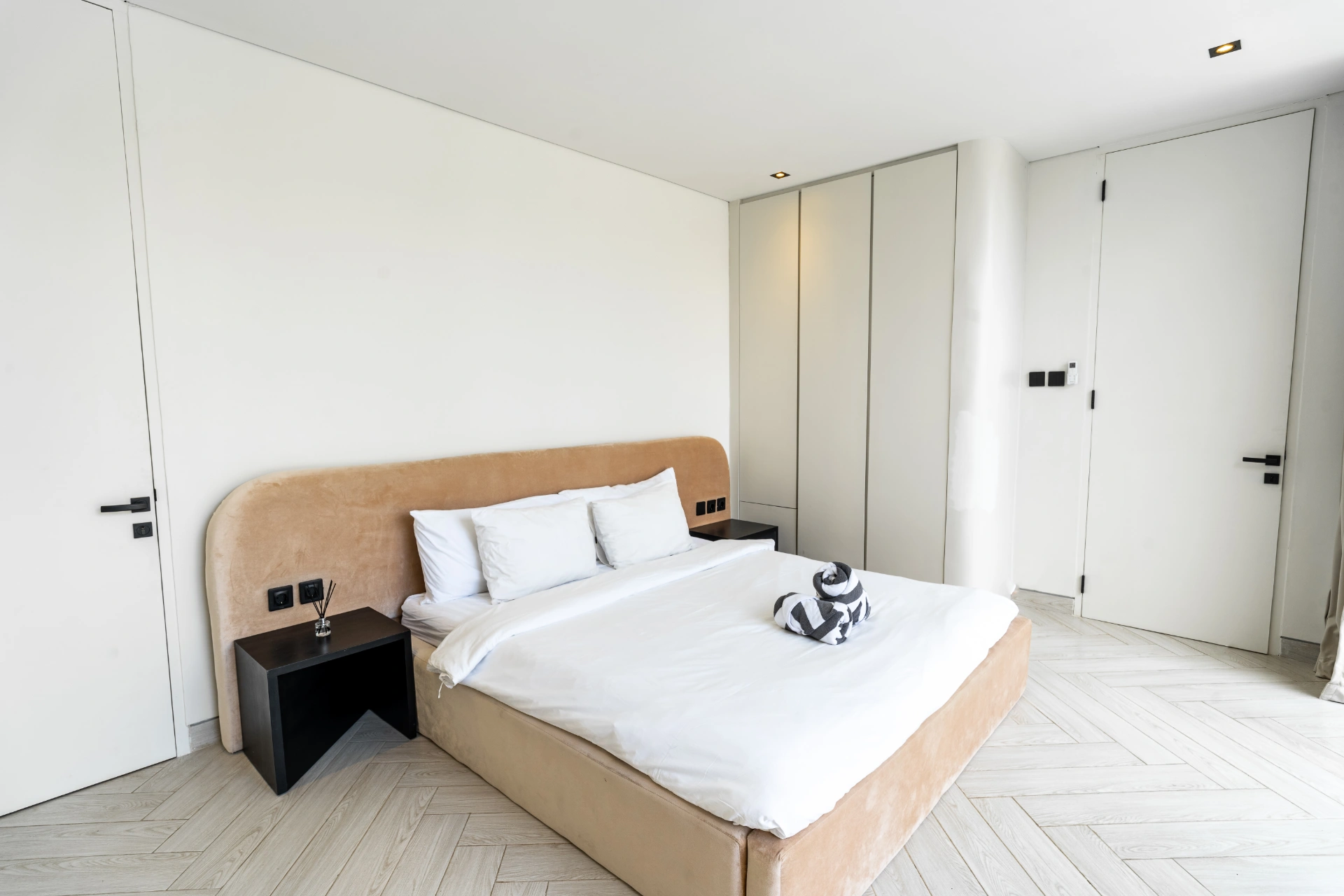 Minimalist Paradise: Tranquil Canggu Villa, 3-bed villa for rent in Canggu – photo 2 of 15
