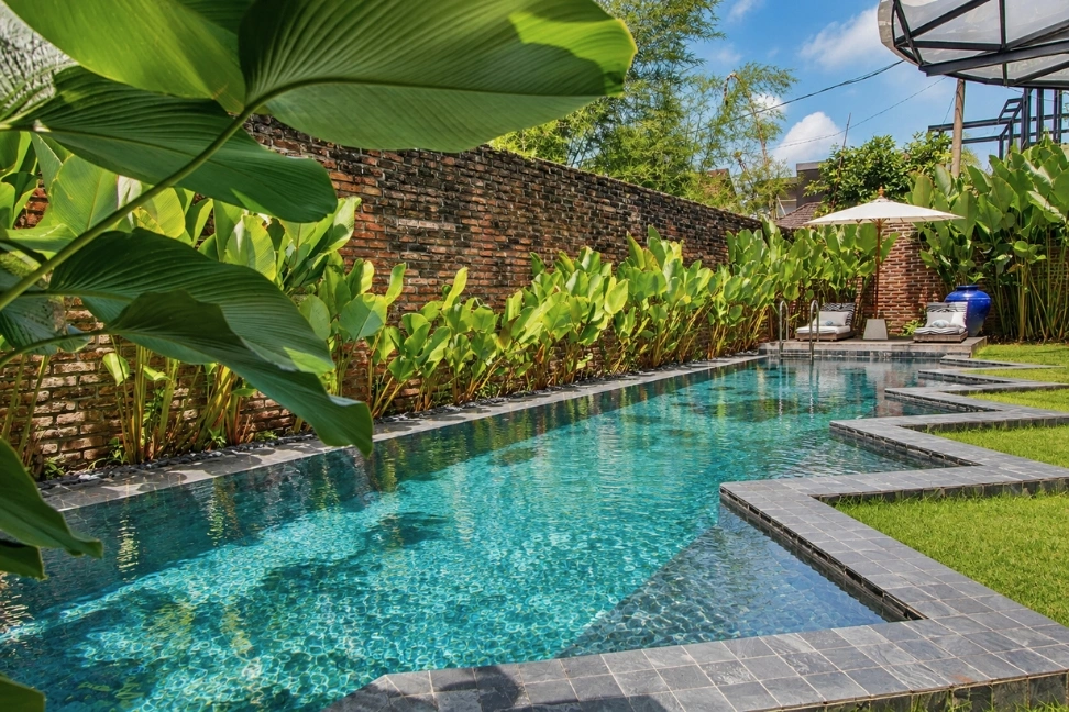Artistic Luxury Living in the Heart of Berawa, 1-bed villa for rent in Canggu – photo 3 of 13