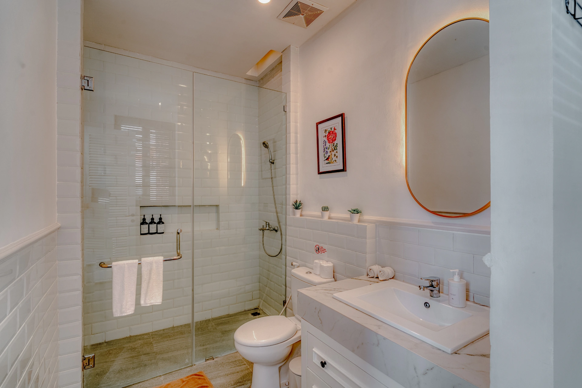 Beachside Mediterranean Luxury: 3BR in Canggu Share Save, 3-bed villa for rent in Canggu – photo 14 of 15