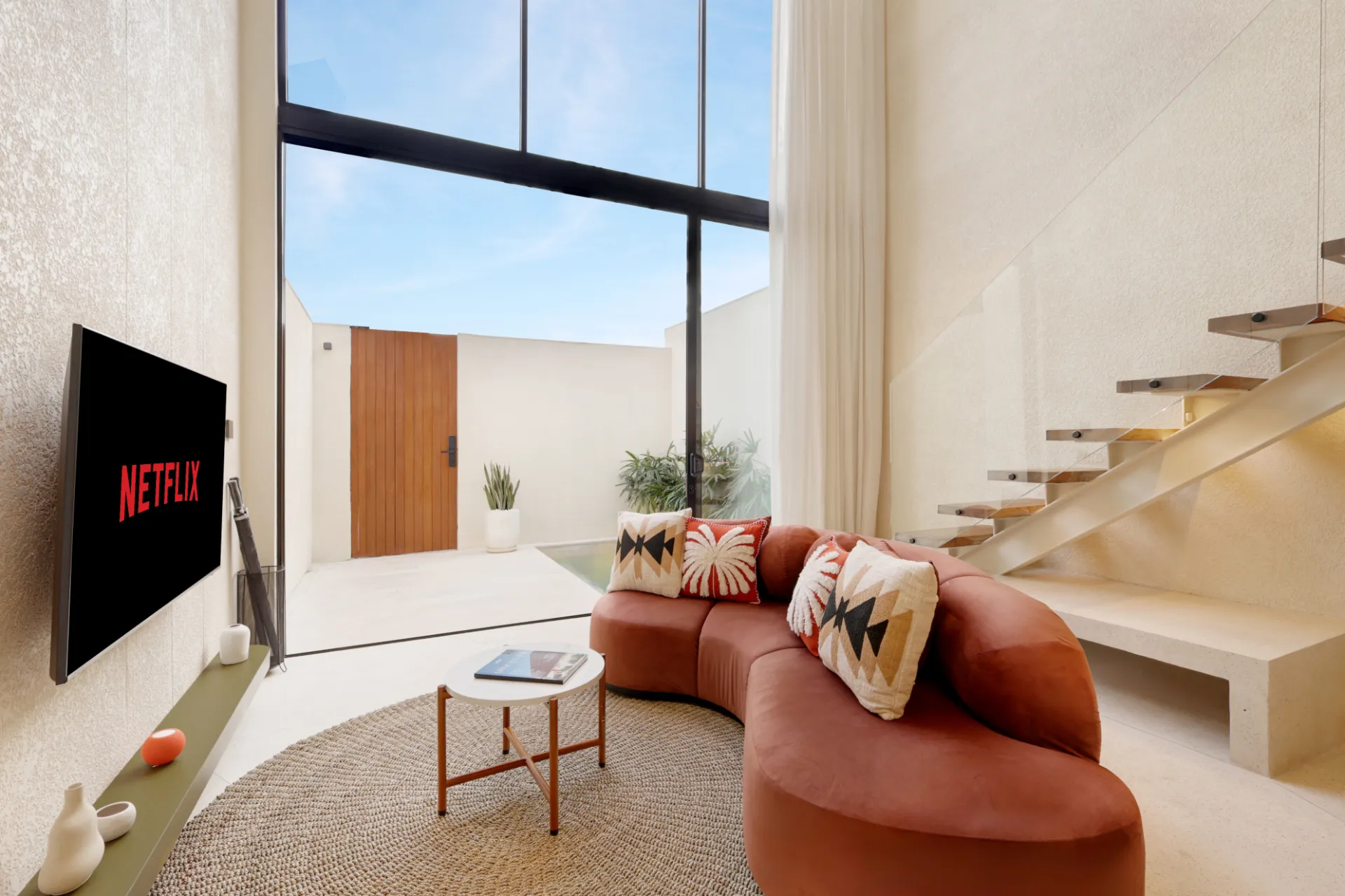Minimalist Modern Oasis III Townhouses Berawa 2-bedrooms! 2mins to Berawa Beach, 2-bed villa for rent in Canggu – photo 3 of 15
