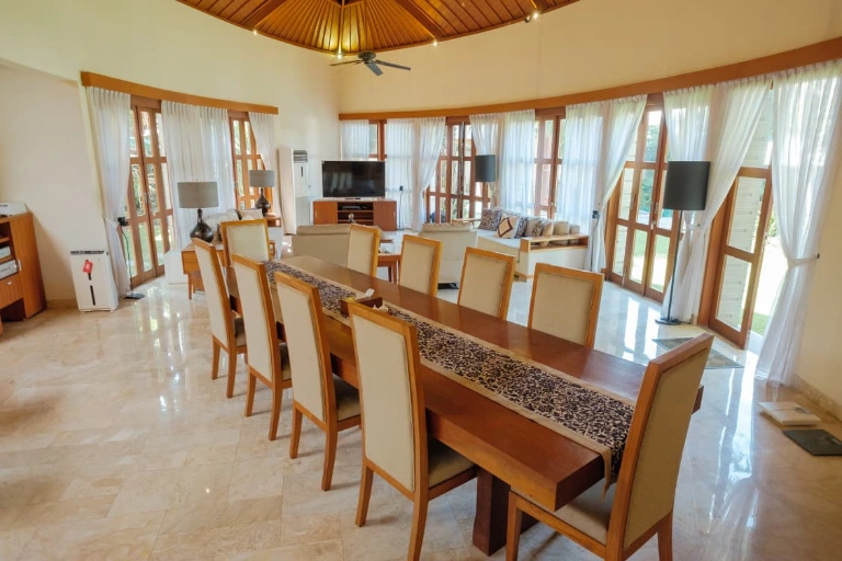 Villa for Rent in Umalas Bali, 4-bed villa for rent in Canggu – photo 13 of 15