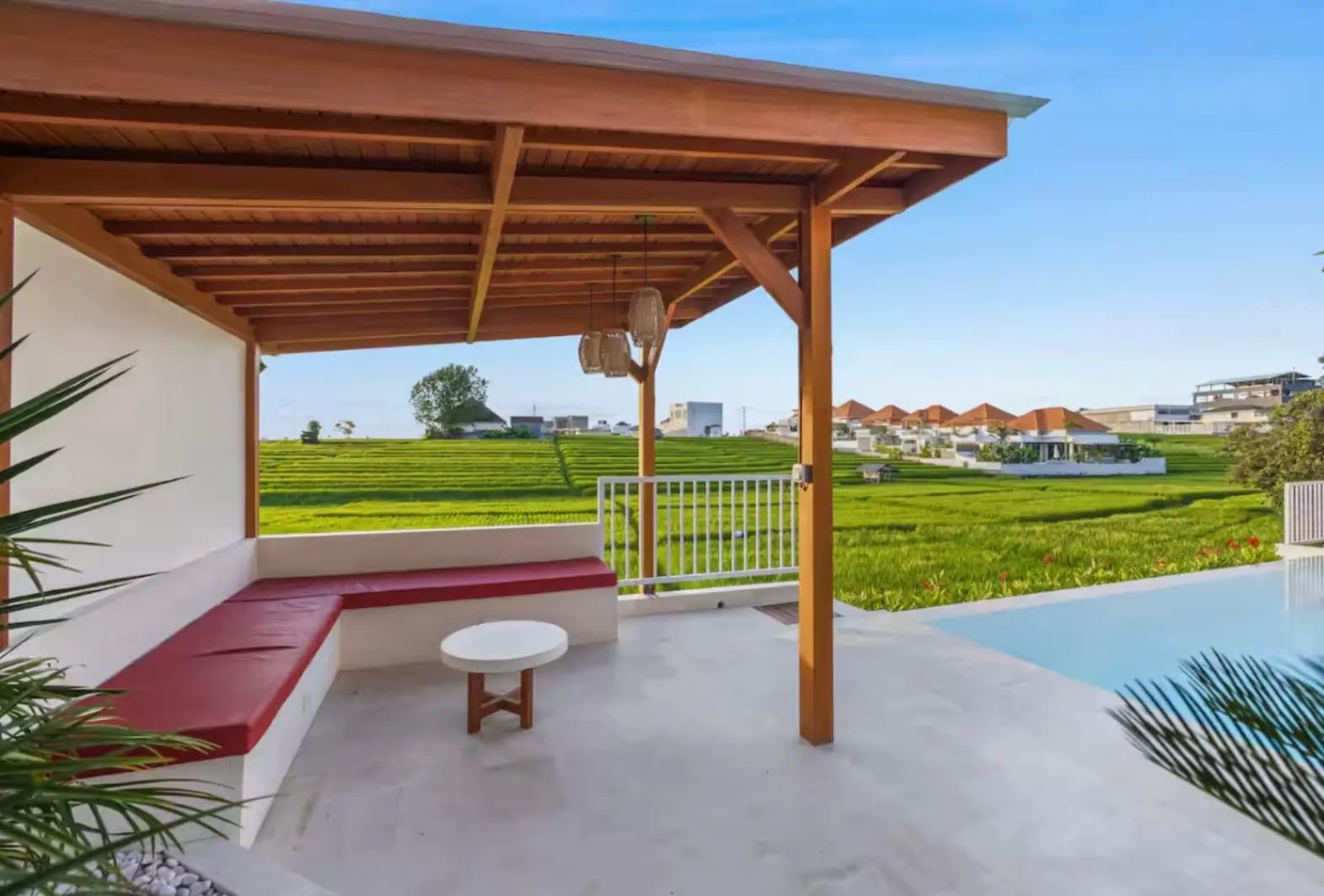 The R Villa Swantika - Rice Field Views, Walk to Obsidian Gym, 2-bed villa for rent in Pererenan – photo 4 of 15