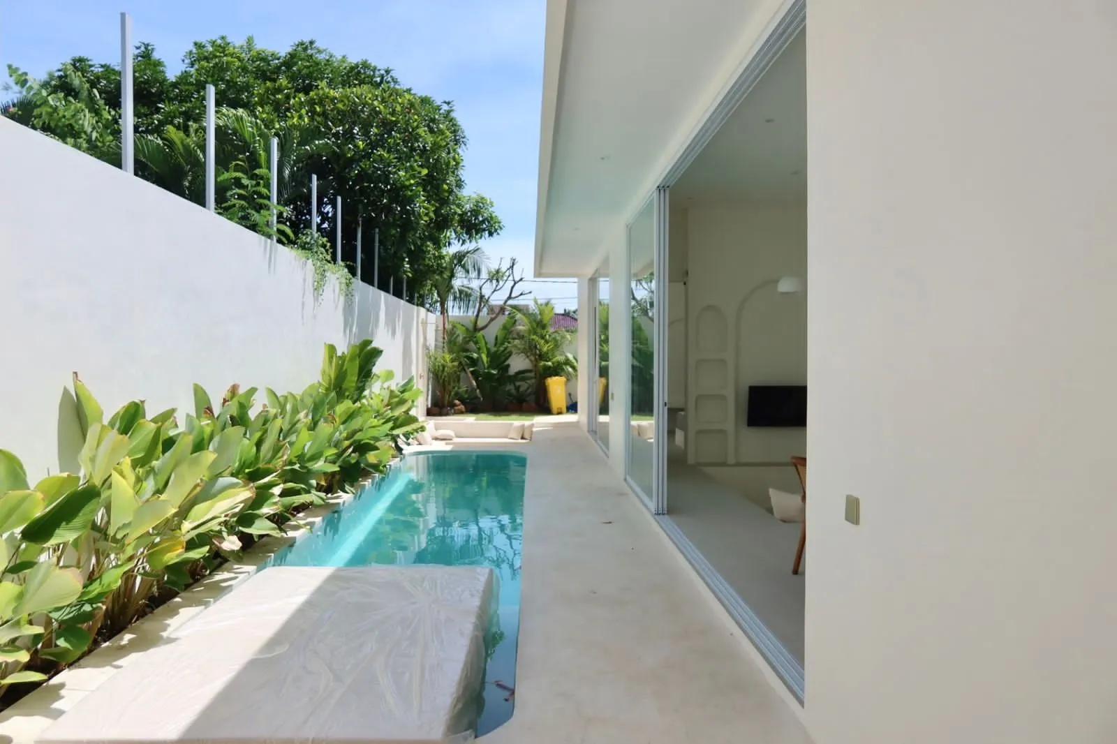 Villa For Rent 2 Bed In Kerobokan Kelod,Bali, 2-bed villa for rent in Canggu – photo 13 of 15