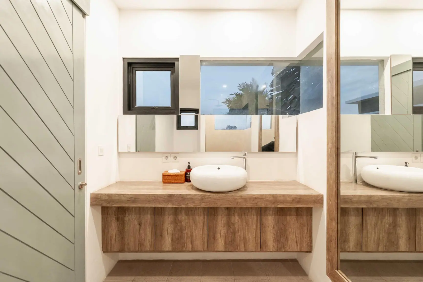 Melasti Villa - Spacious 3BD Villa with Pool Berawa Beach Canggu, 3-bed villa for rent in Canggu – photo 13 of 14
