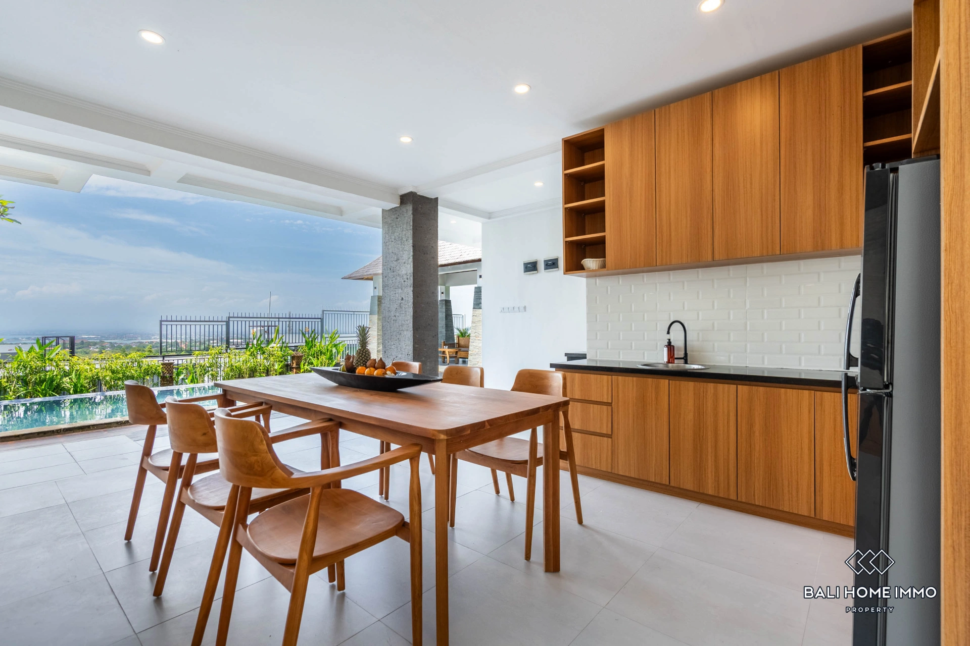 Newly Renovated Ocean View 4 Bedrooms Villa for Rent & Sale in Ungasan, 4-bed villa for rent in Uluwatu – photo 6 of 15